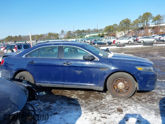 2017 Ford Police Interceptor с VIN 1FAHP2MT3HG126635, выставлен на аукционе IAAI как лот 41425901 с пробегом Не указан миль и . История ставок и продаж доступна на DreamBid. Изображение 12.