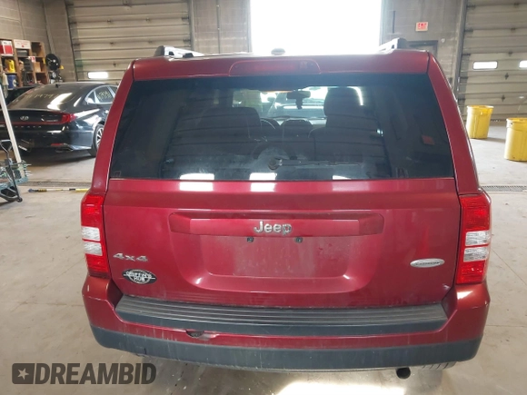 2016 Jeep Patriot High Altitude Edition with VIN 1C4NJRFB5GD685731, listed as a IAAI auction lot 41804474 with 125,184 mi miles. Bid and sale history available at carsss.com. Image 16.