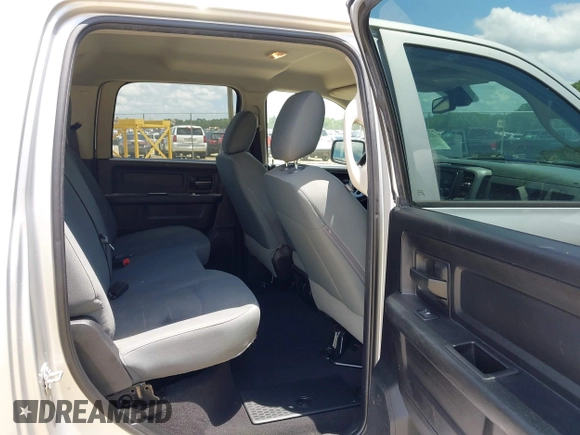 2018 Ram 1500 Express z VIN 3C6RR6KG4JG252350, wystawiony jako IAAI lot #42537585 z przebiegiem 202 104 mil mil oraz . Historia ofert i sprzedaży dostępna na DreamBid. Obrazek 8.