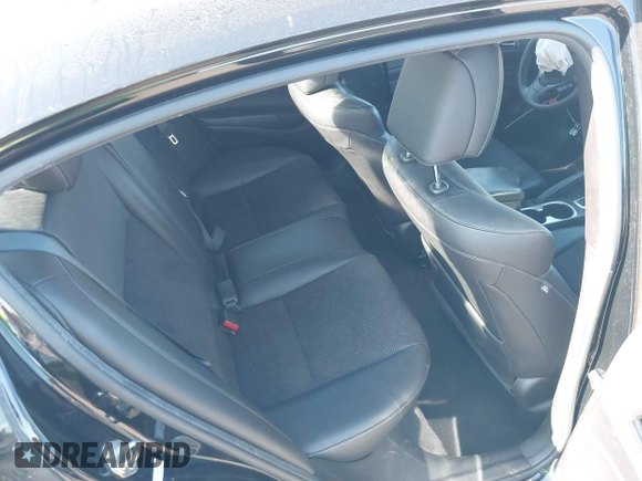 2017 Acura ILX w/Premium/A-SPEC Pkg with VIN 19UDE2F87HA006820, listed as a IAAI auction lot 39234501 with 44,058 mi miles. Bid and sale history available at carsss.com. Image 8.