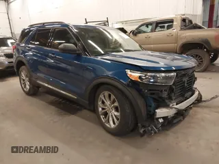 2020 Ford Explorer XLT z VIN 1FMSK8DH2LGB65248, wystawiony jako IAAI lot #41337785 z przebiegiem 33 370 mil mil oraz . Historia ofert i sprzedaży dostępna na DreamBid. Obrazek 1.