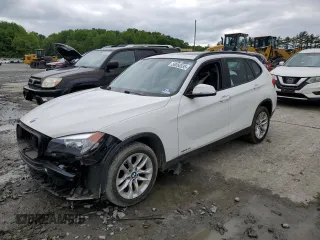 2015 BMW X1 xDrive28i z VIN WBAVL1C57FVY40442, wystawiony jako Copart lot #58050335 z przebiegiem 52 911 mil mil oraz Szkoda całkowita • Salvage title. Historia ofert i sprzedaży dostępna na DreamBid. Obrazek 1.