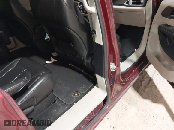 2021 Chrysler Voyager LXi with VIN 2C4RC1DG4MR528020, listed as a IAAI auction lot 41495159 with 72,896 mi miles and . Bid and sale history available at DreamBid. Image 8.