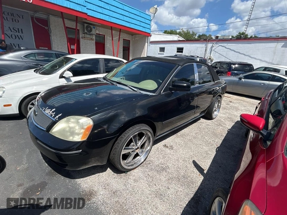 2005 Ford Five Hundred SEL z VIN 1FAFP24185G146669, wystawiony jako Copart lot #51990845 z przebiegiem Nie podano mil oraz Czysty tytuł • Clean title. Historia ofert i sprzedaży dostępna na DreamBid. Obrazek 2.