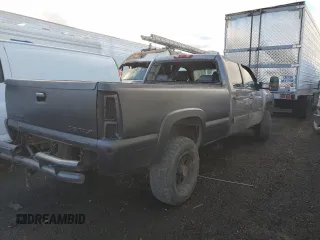 2008 Chevrolet Silverado 3500HD SRW 1LT with VIN 1GCHK33638F220983, listed as a Copart auction lot 76046144 with 338,817 mi miles and Salvage Title. Bid and sale history available at DreamBid. Image 3.