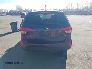 2015 Kia Sorento LX with VIN 5XYKTDA76FG602908, listed as a IAAI auction lot 41501885 with 181,047 mi miles. Bid and sale history available at carsss.com. Image 16.