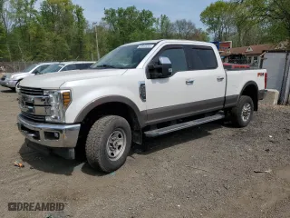 2019 Ford Super Duty F-250 SRW XL with VIN 1FT7W2B65KEC65559, listed as a Copart auction lot 53645205 with 90,969 mi miles and Salvage Title. Bid and sale history available at carsss.com. Image 1.