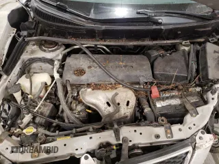 2010 Pontiac Vibe with VIN 5Y2SM6E03AZ403914, listed as a Copart auction lot 80558034 with 104,331 mi miles and Salvage Title. Bid and sale history available at carsss.com. Image 13.
