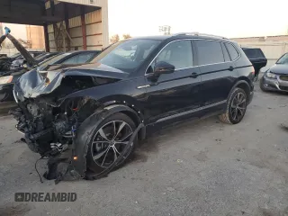 2023 Volkswagen Tiguan SEL R-Line z VIN 3VV4B7AX4PM125222, wystawiony jako Copart lot #79661984 z przebiegiem 9 024 mil mil oraz Szkoda całkowita • Salvage title. Historia ofert i sprzedaży dostępna na DreamBid. Obrazek 1.