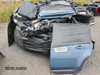 2023 Land Rover Defender S z VIN SALEJ7EXXP2129209, wystawiony jako Copart lot #75870424 z przebiegiem Nie podano mil oraz Nie do naprawy • Non repairable. Historia ofert i sprzedaży dostępna na DreamBid. Obrazek 1.