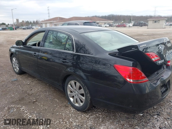 2005 Toyota Avalon XL with VIN 4T1BK36B15U048289, listed as a IAAI auction lot 42094366 with 160,991 mi miles. Bid and sale history available at carsss.com. Image 3.