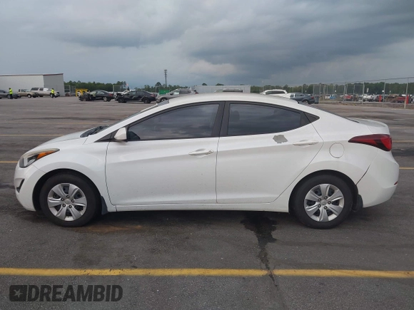2016 Hyundai Elantra SE z VIN 5NPDH4AE0GH688736, wystawiony jako IAAI lot #42390551 z przebiegiem 225 366 mil mil oraz . Historia ofert i sprzedaży dostępna na DreamBid. Obrazek 14.