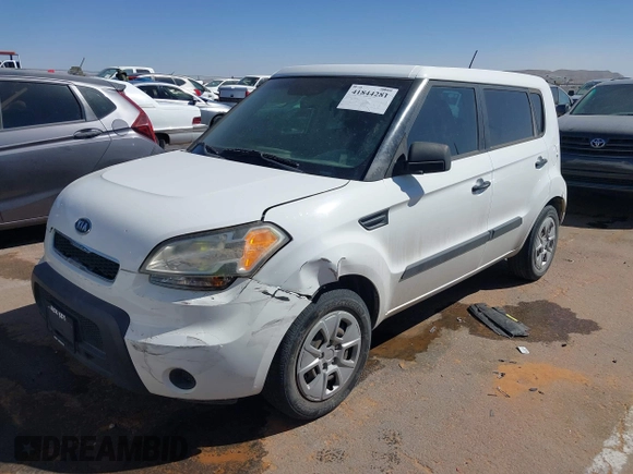 2011 Kia Soul with VIN KNDJT2A17B7302703, listed as a IAAI auction lot 41844281 with 93,606 mi miles. Bid and sale history available at carsss.com. Image 2.