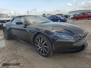 2020 Aston Martin DB11 with VIN SCFRMFCW6LGM09132, listed as a Copart auction lot 85471884 with 0 mi miles and Non Repairable. Bid and sale history available at carsss.com. Image 4.
