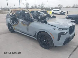 2024 BMW X7 xDrive40i z VIN 5UX23EM08R9W15958, wystawiony jako IAAI lot #41129800 z przebiegiem Nie podano mil oraz . Historia ofert i sprzedaży dostępna na DreamBid. Obrazek 1.