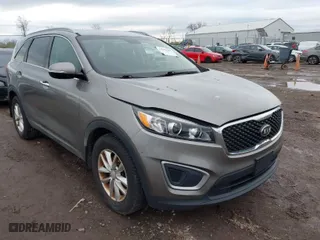 2016 Kia Sorento LX with VIN 5XYPG4A56GG127271, listed as a IAAI auction lot 41950957 with 123,879 mi miles. Bid and sale history available at carsss.com. Image 1.
