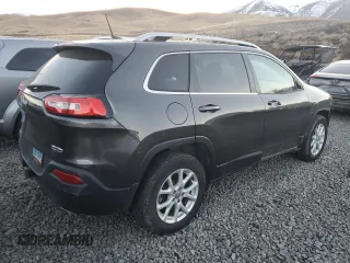 2017 Jeep Cherokee Latitude with VIN 1C4PJMCS2HW637562, listed as a Copart auction lot 88720035 with 88,406 mi miles and Salvage Title. Bid and sale history available at DreamBid. Image 3.
