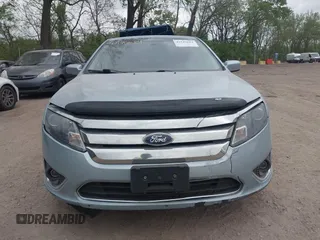 2010 Ford Fusion Hybrid z VIN 3FADP0L36AR200035, wystawiony jako IAAI lot #42145684 z przebiegiem 142 137 mil mil oraz . Historia ofert i sprzedaży dostępna na DreamBid. Obrazek 12.