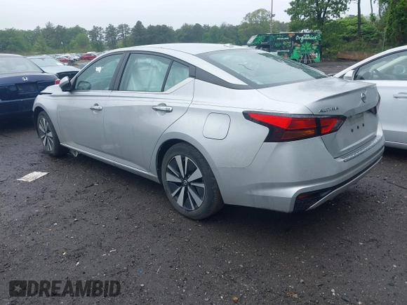 2021 Nissan Altima SV with VIN 1N4BL4DV6MN343648, listed as a IAAI auction lot 42321888 with 18,232 mi miles and . Bid and sale history available at DreamBid. Image 3.