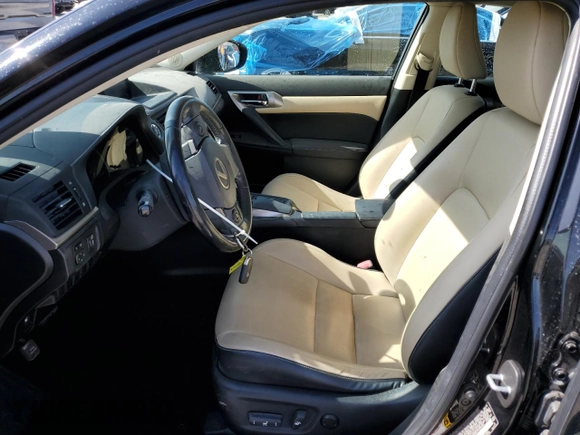 2015 Lexus CT 200h с VIN JTHKD5BH9F2239586, выставлен на аукционе Copart как лот 60679715 с пробегом 78 758 миль миль и Списание • Salvage title. История ставок и продаж доступна на DreamBid. Изображение 7.