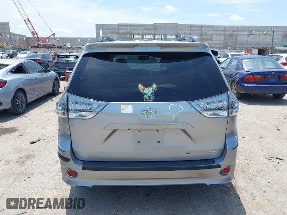 2017 Toyota Sienna SE z VIN 5TDXZ3DC2HS873638, wystawiony jako IAAI lot #42448622 z przebiegiem 55 568 mil mil oraz . Historia ofert i sprzedaży dostępna na DreamBid. Obrazek 17.