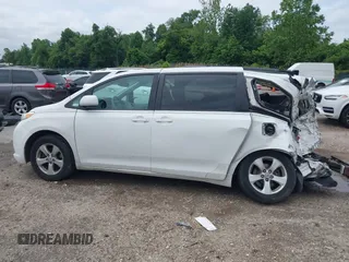 2011 Toyota Sienna LE AAS с VIN 5TDKK3DC5BS031348, выставлен на аукционе IAAI как лот 42376460 с пробегом 141 716 миль миль и . История ставок и продаж доступна на DreamBid. Изображение 15.