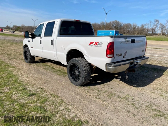 2004 Ford F-350 XL with VIN 1FTSW31P54EB26772, listed as a Copart auction lot 56300325 with 210,944 mi miles and Clean Title. Bid and sale history available at DreamBid. Image 3.