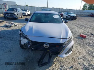 2025 Nissan Altima SR with VIN 1N4BL4CV7SN354284, listed as a IAAI auction lot 42067312 with 15,000 mi miles and . Bid and sale history available at DreamBid. Image 12.
