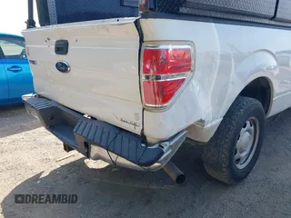 2013 Ford F-150 XL z VIN 1FTFX1CF4DKF08588, wystawiony jako IAAI lot #42830584 z przebiegiem 341 141 mil mil oraz . Historia ofert i sprzedaży dostępna na DreamBid. Obrazek 6.