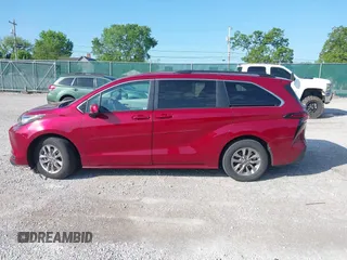 2022 Toyota Sienna LE z VIN 5TDKRKEC7NS095271, wystawiony jako IAAI lot #41998721 z przebiegiem 37 014 mil mil oraz . Historia ofert i sprzedaży dostępna na DreamBid. Obrazek 14.