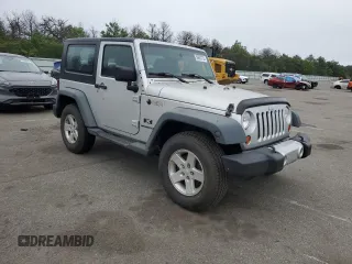 2008 Jeep Wrangler X z VIN 1J4FA24188L648342, wystawiony jako Copart lot #59883735 z przebiegiem 166 889 mil mil oraz Czysty tytuł • Clean title. Historia ofert i sprzedaży dostępna na DreamBid. Obrazek 4.