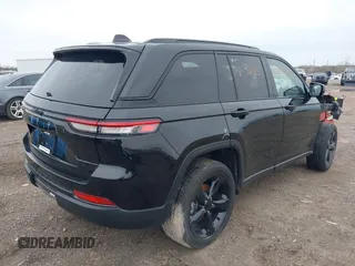 2024 Jeep Grand Cherokee Altitude z VIN 1C4RJHAG7RC679243, wystawiony jako IAAI lot #41920086 z przebiegiem Nie podano mil oraz . Historia ofert i sprzedaży dostępna na DreamBid. Obrazek 4.