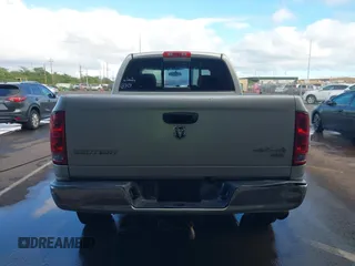 2005 Dodge 3500 SLT z VIN 3D7LS38C15G791333, wystawiony jako IAAI lot #40892553 z przebiegiem 188 933 mil mil oraz . Historia ofert i sprzedaży dostępna na DreamBid. Obrazek 16.