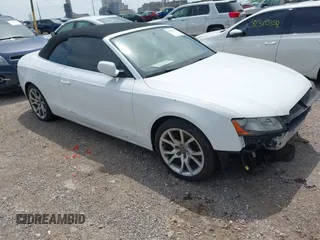 2011 Audi A5 Premium z VIN WAUCFAFH6BN018245, wystawiony jako IAAI lot #42309301 z przebiegiem 142 975 mil mil oraz . Historia ofert i sprzedaży dostępna na DreamBid. Obrazek 1.
