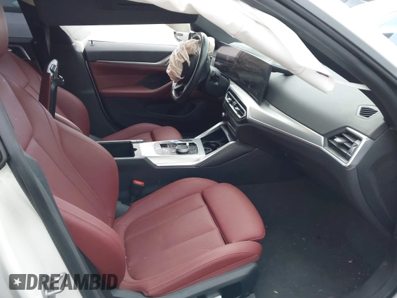 2023 BMW i4 eDrive40 z VIN WBY73AW05PFR28279, wystawiony jako IAAI lot #41262952 z przebiegiem 40 011 mil mil oraz . Historia ofert i sprzedaży dostępna na DreamBid. Obrazek 5.