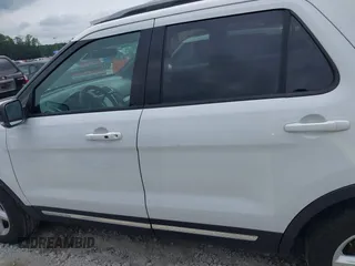 2018 Ford Explorer XLT z VIN 1FM5K7D8XJGA91825, wystawiony jako IAAI lot #42387991 z przebiegiem Nie podano mil oraz . Historia ofert i sprzedaży dostępna na DreamBid. Obrazek 14.