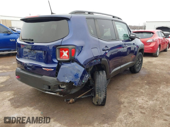 2018 Jeep Renegade Trailhawk with VIN ZACCJBCB6JPH00636, listed as a IAAI auction lot 41490206 with 111,373 mi miles. Bid and sale history available at carsss.com. Image 4.