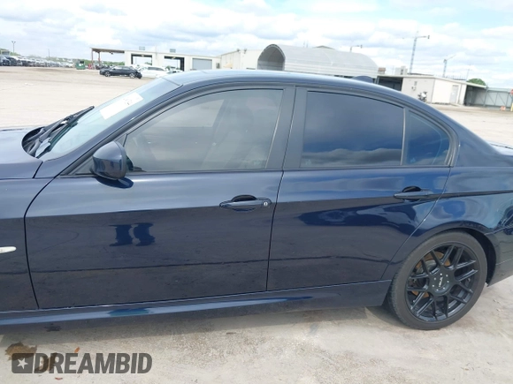 2009 BMW 3 Series 328i with VIN WBAPH77579NM31725, listed as a IAAI auction lot 41901344 with 143,905 mi miles. Bid and sale history available at carsss.com. Image 14.