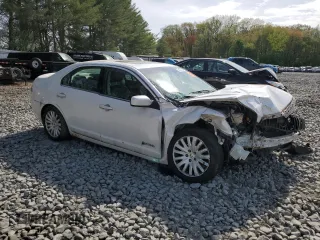 2010 Mercury Milan Hybrid z VIN 3MEDM0L31AR628337, wystawiony jako Copart lot #54600285 z przebiegiem 139 701 mil mil oraz Szkoda całkowita • Salvage title. Historia ofert i sprzedaży dostępna na DreamBid. Obrazek 4.