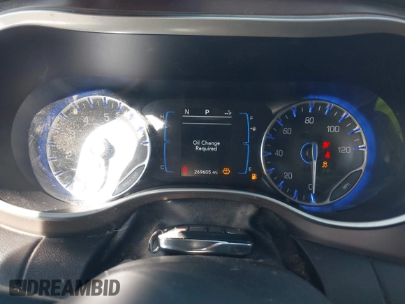 2017 Chrysler Pacifica Touring with VIN 2C4RC1DG1HR519085, listed as a IAAI auction lot 41053786 with 269,605 mi miles and . Bid and sale history available at DreamBid. Image 7.