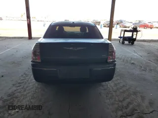 2006 Chrysler 300 Touring z VIN 2C3KA53G46H274435, wystawiony jako Copart lot #57499565 z przebiegiem Nie podano mil oraz Czysty tytuł • Clean title. Historia ofert i sprzedaży dostępna na DreamBid. Obrazek 6.