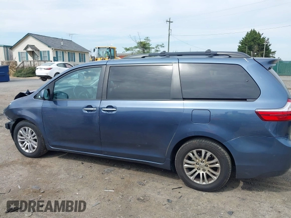 2015 Toyota Sienna XLE with VIN 5TDYK3DC9FS653421, listed as a IAAI auction lot 42031069 with 175,830 mi miles. Bid and sale history available at carsss.com. Image 15.
