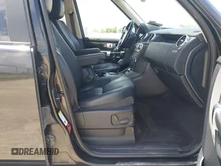 2013 Land Rover LR4 HSE с VIN SALAG2D46DA669570, выставлен на аукционе IAAI как лот 42568104 с пробегом 190 209 миль миль и . История ставок и продаж доступна на DreamBid. Изображение 5.