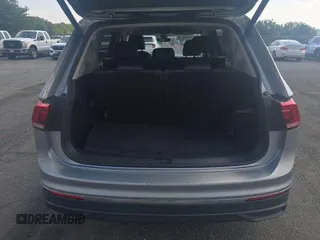 2024 Volkswagen Tiguan SE с VIN 3VV3B7AX6RM085904, выставлен на аукционе IAAI как лот 42852870 с пробегом 27 302 миль миль и . История ставок и продаж доступна на DreamBid. Изображение 14.
