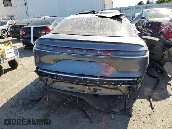 2023 Lucid Air Pure z VIN 50EA1PFA6PA006296, wystawiony jako Copart lot #52593944 z przebiegiem Nie podano mil oraz Szkody całkowita. Historia ofert i sprzedaży dostępna na DreamBid. Obrazek 6.