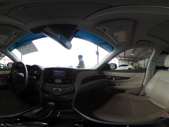 2015 Infiniti Q70 z VIN JN1BY1AP9FM542429, wystawiony jako IAAI lot #41903214 z przebiegiem 139 255 mil mil oraz . Historia ofert i sprzedaży dostępna na DreamBid. Obrazek 18.