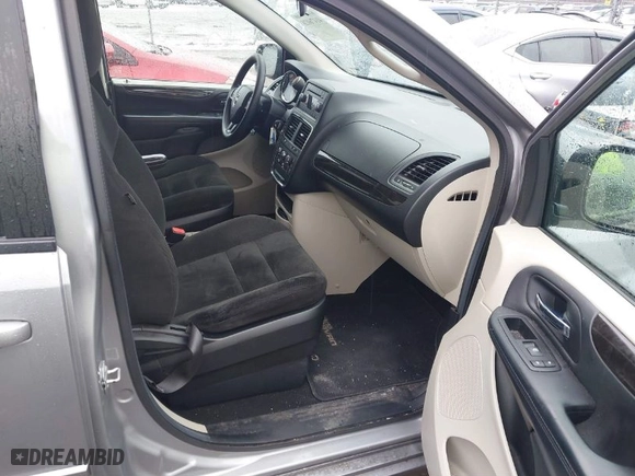 2015 Dodge Grand Caravan American Value Pkg with VIN 2C4RDGBG2FR723510, listed as a IAAI auction lot 41476028 with NaN miles. Bid and sale history available at carsss.com. Image 5.