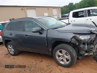 2021 Toyota RAV4 XLE with VIN 2T3W1RFV7MW114464, listed as a IAAI auction lot 39354802 with 41,922 mi miles. Bid and sale history available at carsss.com. Image 13.