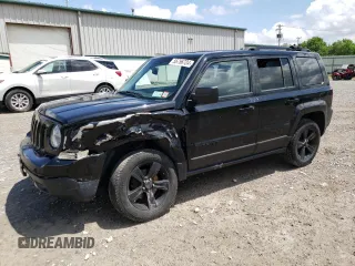 2015 Jeep Patriot Altitude z VIN 1C4NJRBB4FD366356, wystawiony jako Copart lot #56756724 z przebiegiem 165 497 mil mil oraz Nie do naprawy. Historia ofert i sprzedaży dostępna na DreamBid. Obrazek 1.
