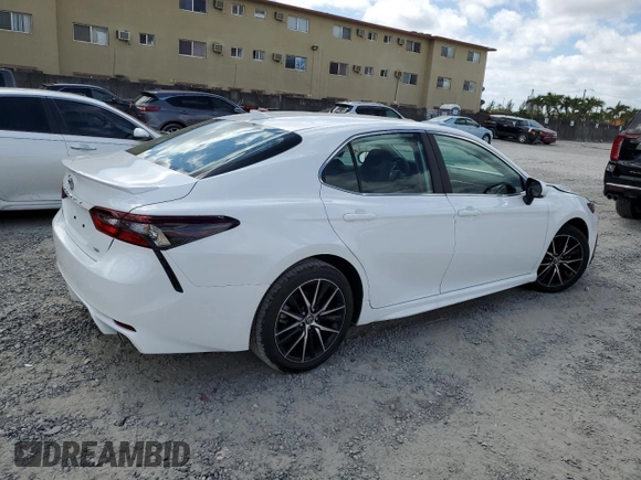 2024 Toyota Camry SE with VIN 4T1G11AK0RU877722, listed as a Copart auction lot 44917674 with 743 mi miles and Clean Title. Bid and sale history available at carsss.com. Image 3.